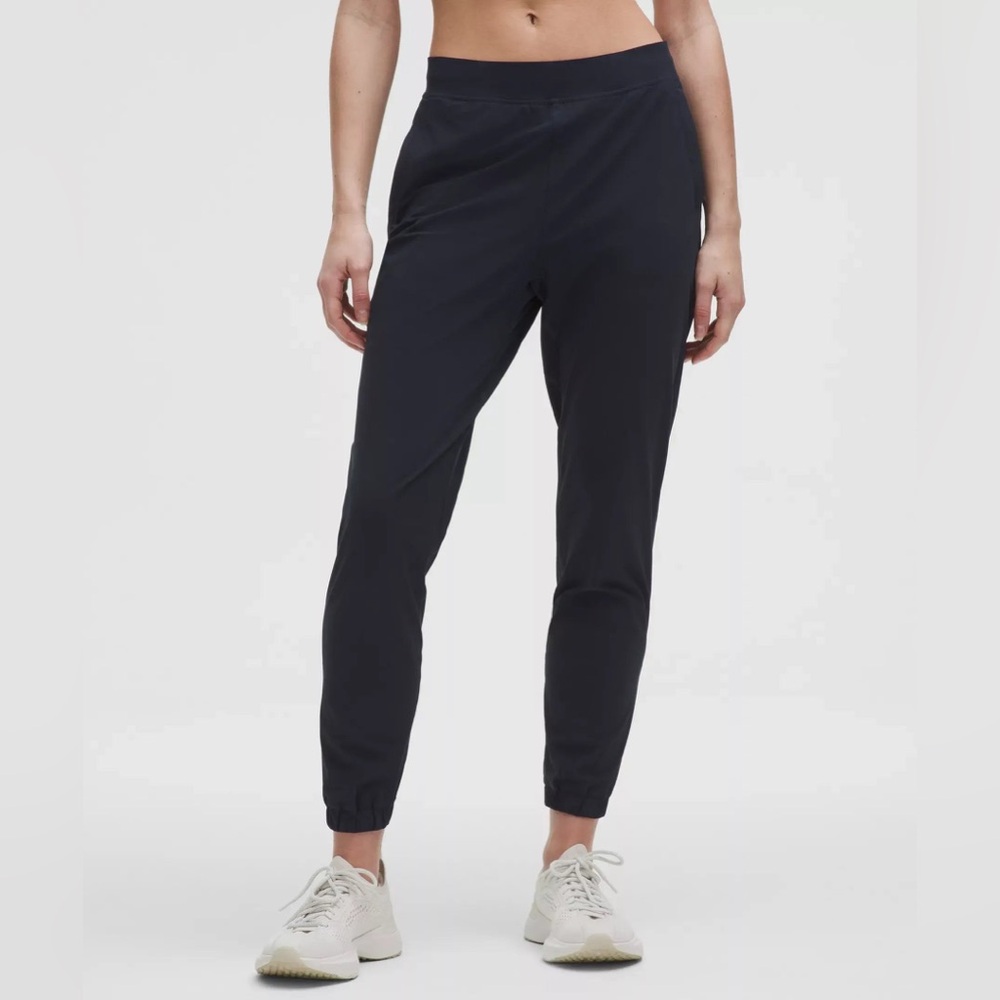 Lululemon Adapted State Jogger size 8 - true navy